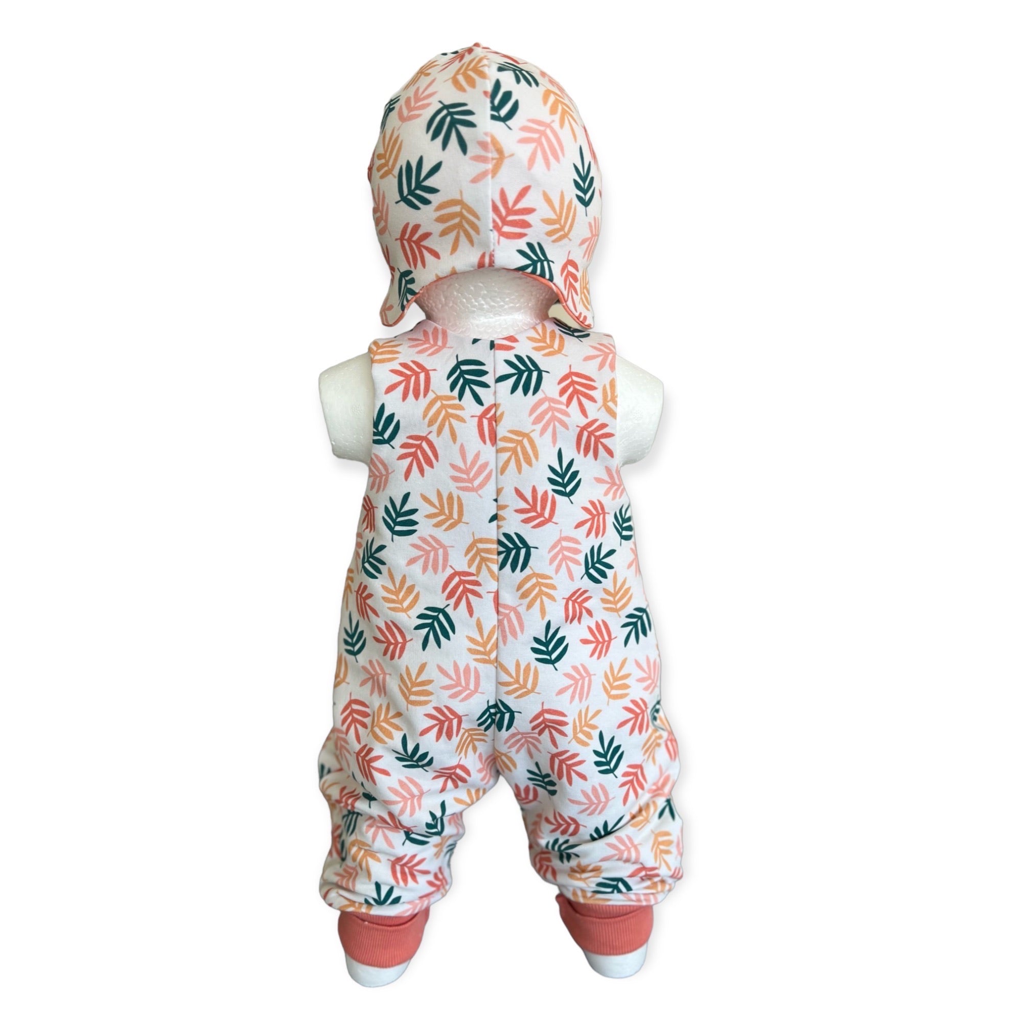 BIO Babyset Latzhose & Mütze Blätter