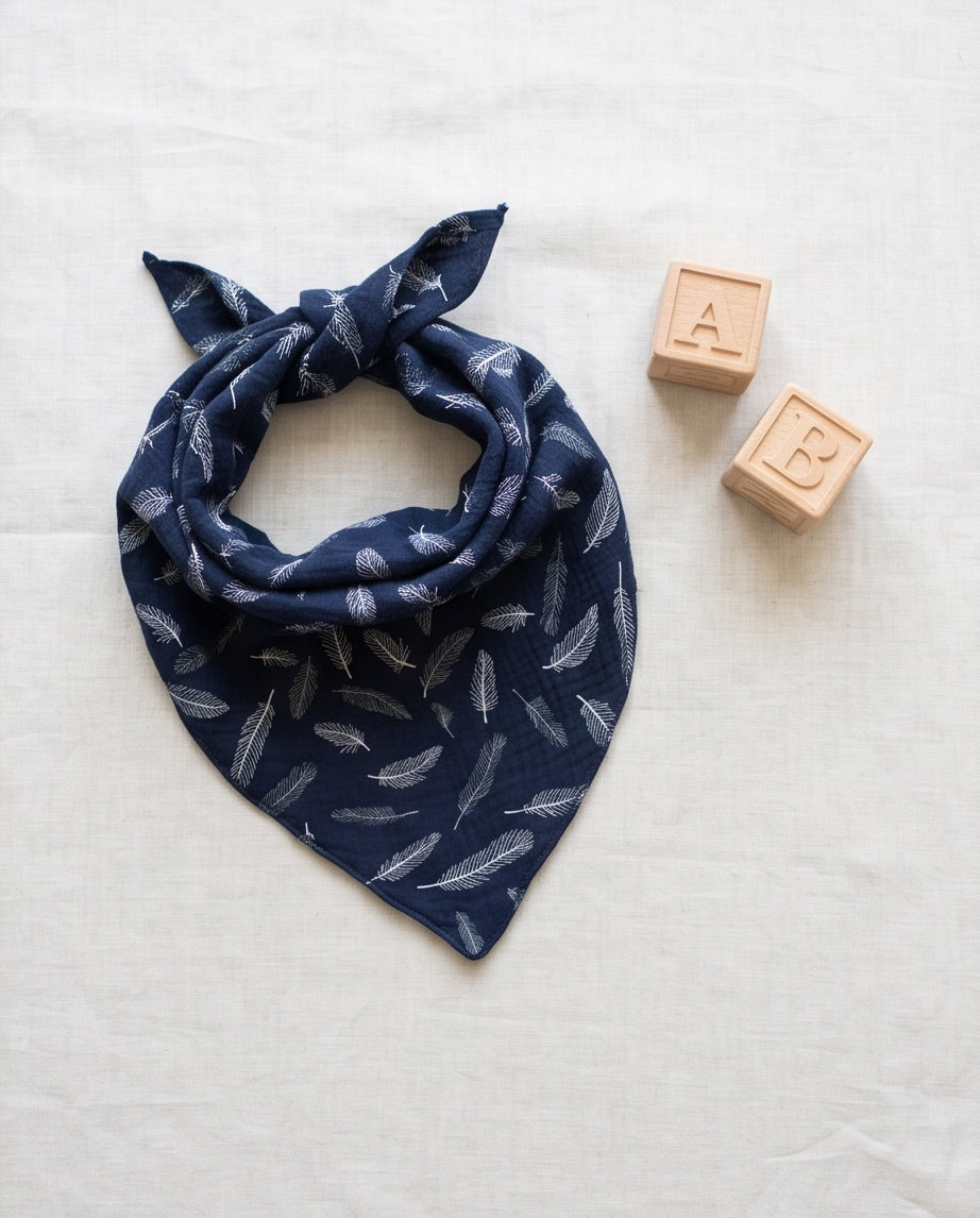 BIO Dreieckstuch navy Federn