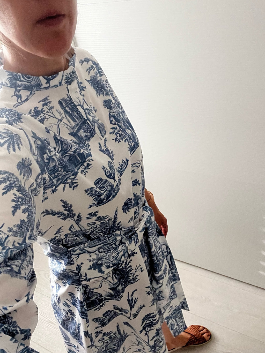 BIO Wickelkleid kurz, blau, weiss