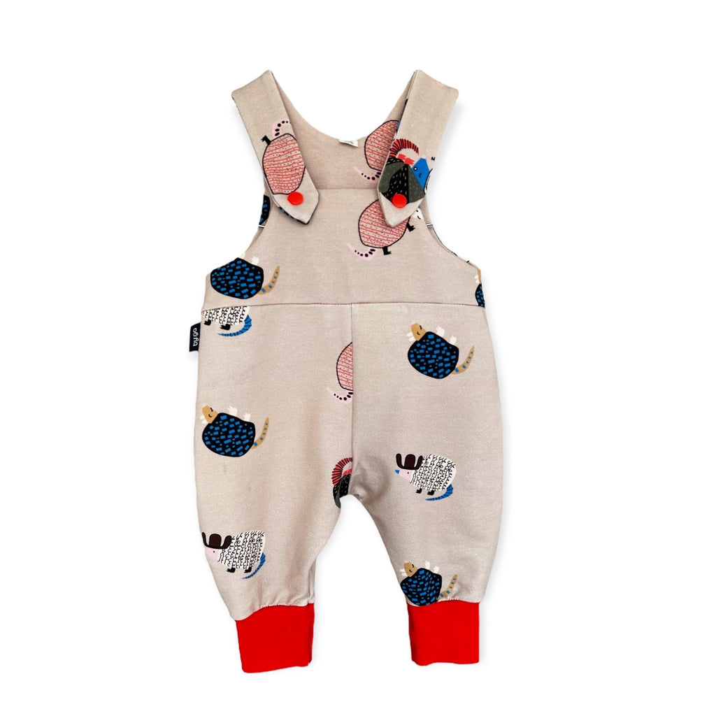 BIO Babyset Latzhose & Mütze Gürteltier