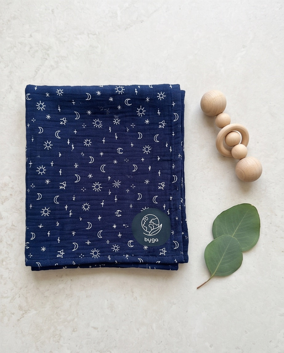 BIO Musselin Babydecke weisser Aufdruck div. Farben - By:ga Mode