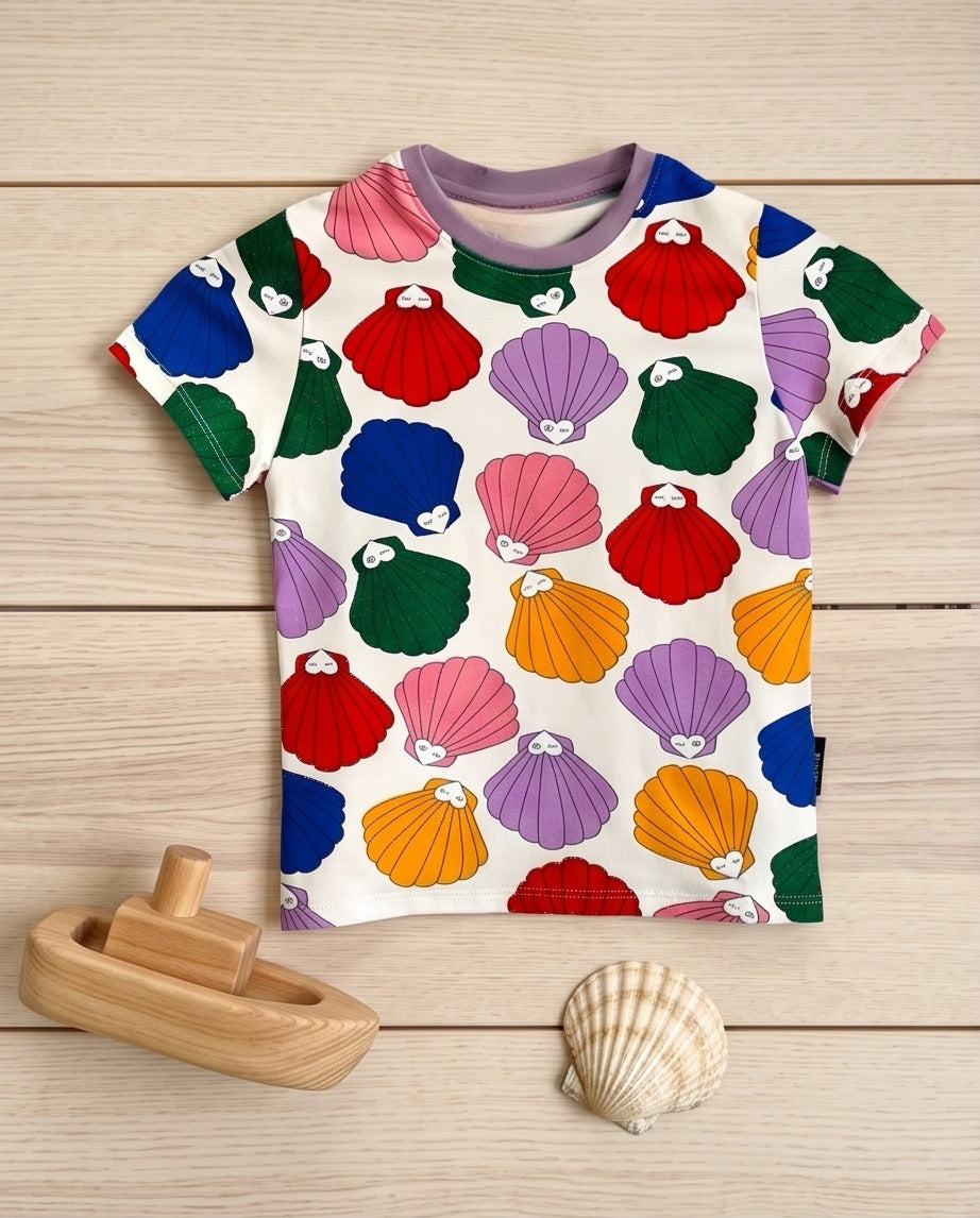 T-Shirt Muscheln bunt