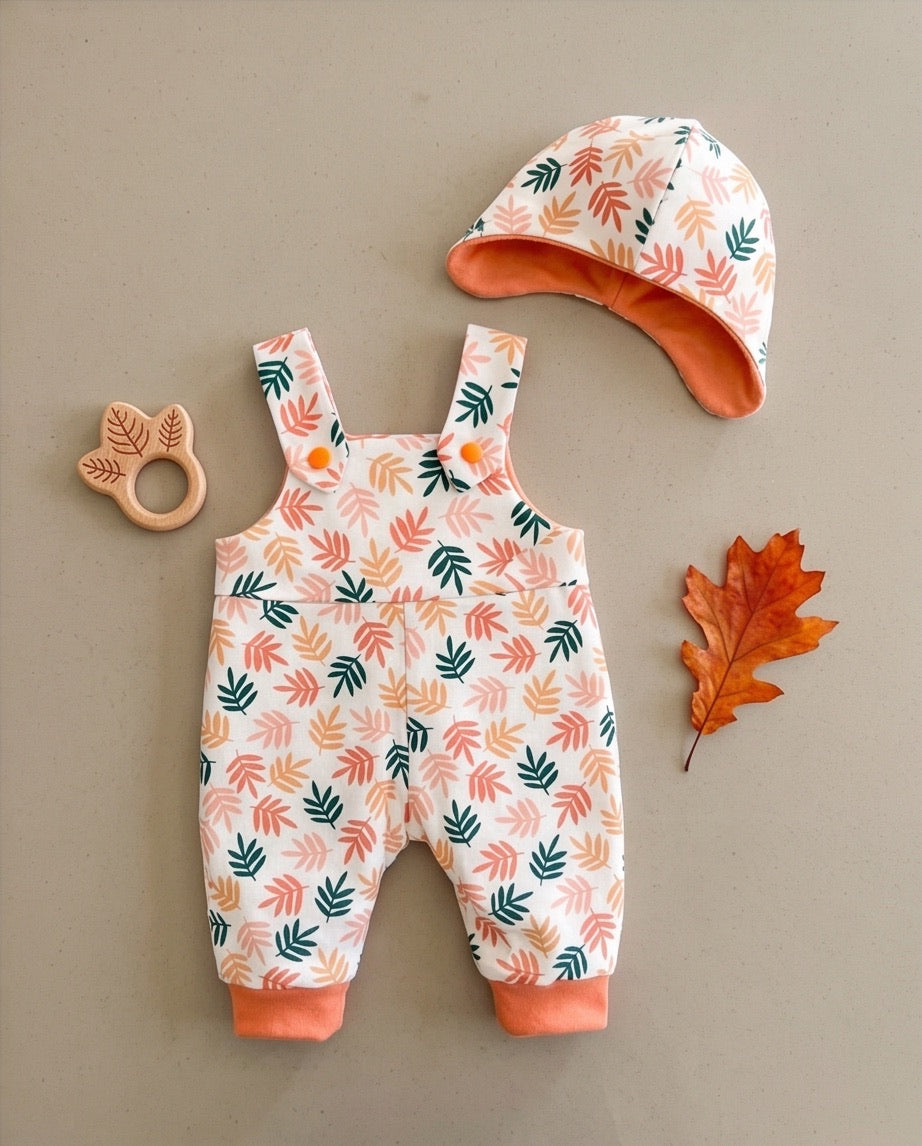 BIO Babyset Latzhose & Mütze Blätter