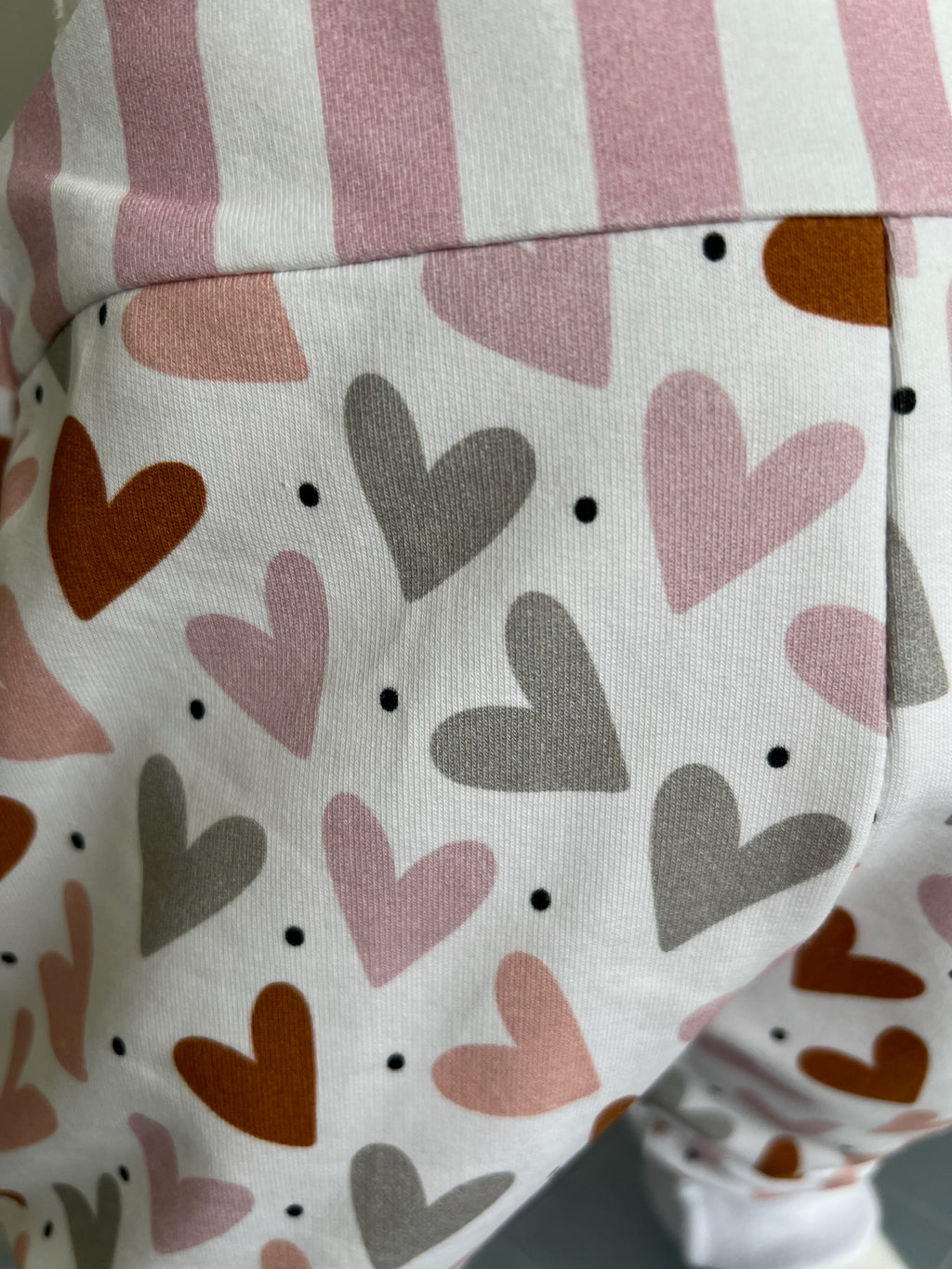 BIO Babyset Latzhose & Mütze Herzen