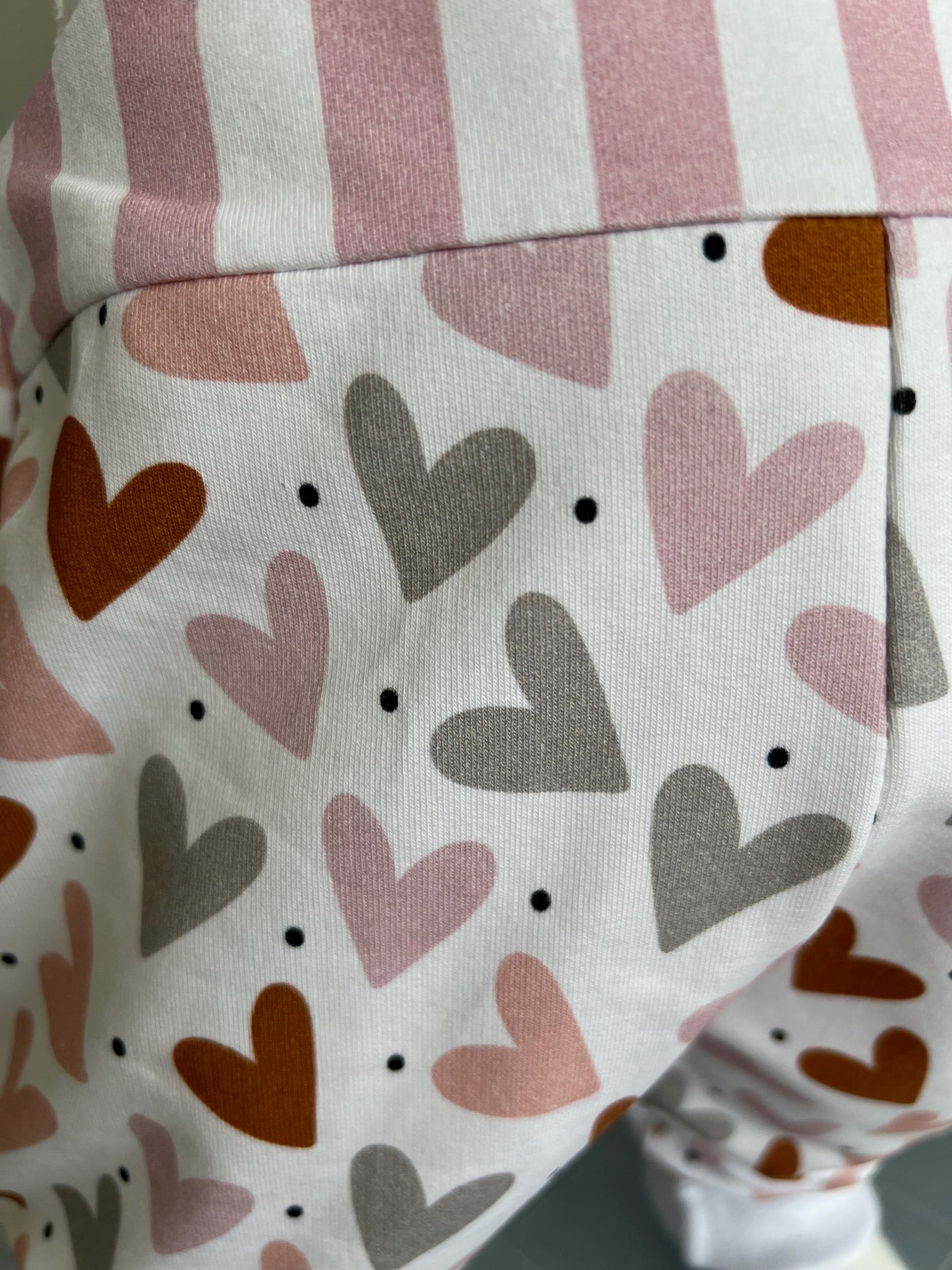 BIO Babyset Latzhose & Mütze Herzen