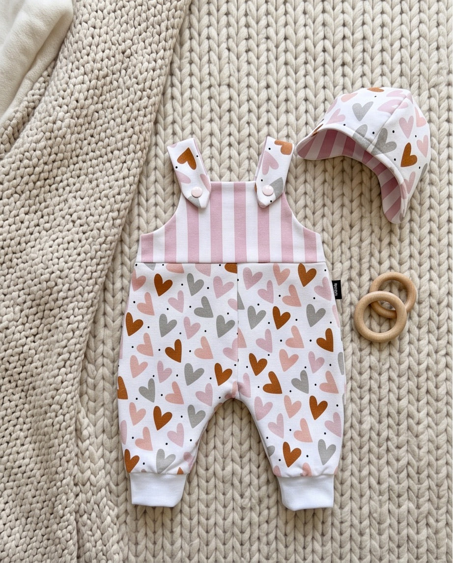 BIO Babyset Latzhose & Mütze Herzen